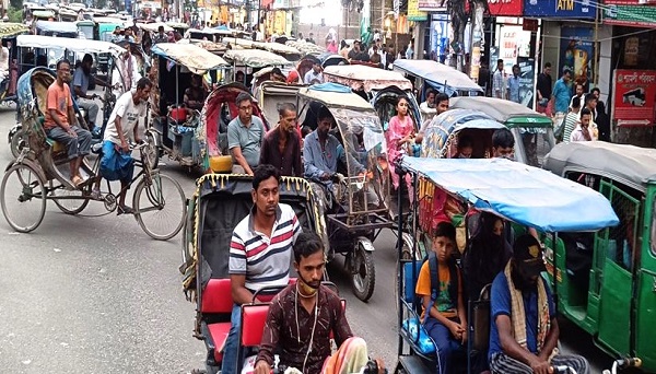 ঢাকার যানজট নিরসনে অটোরিকশা চলাচল নিয়ন্ত্রণসহ বিভিন্ন প্রস্তাব রিয়াজুল হকের