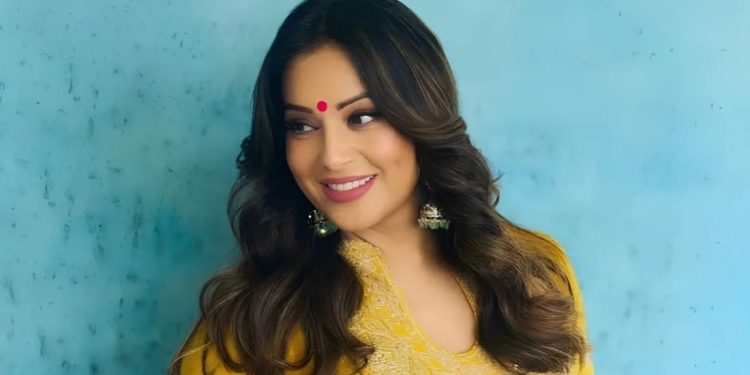 ৬ বছর পর অভিনয়ে ফিরছেন বিপাশা বসু