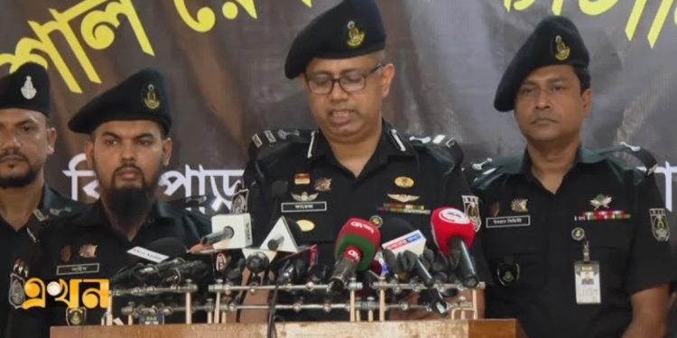 দেশ থেকে সাড়ে ৭ কোটি টাকার ওষুধ পাচার, চীনা নাগরিকসহ গ্রেপ্তার ৪