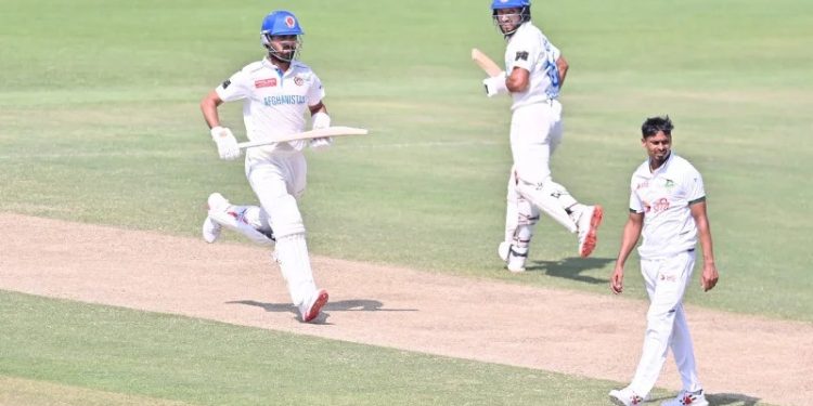 বাংলাদেশের নির্বিষ বোলিংয়ে দ্বিতীয় দিন আফগানিস্তানের